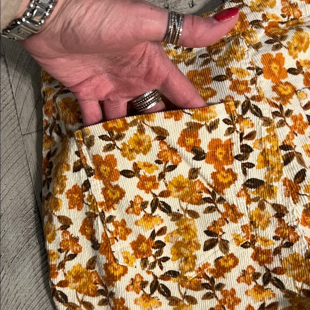 Floral Bell Bottom corduroy Pants - Picture 4 of 5